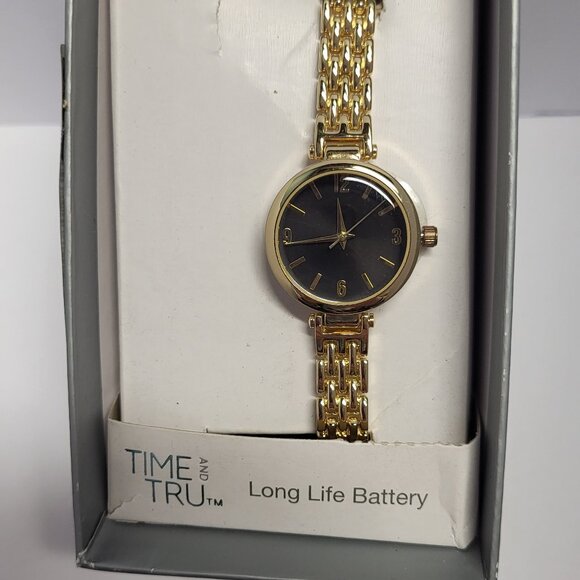 Time & Tru gold tone long life battery - Picture 2 of 3